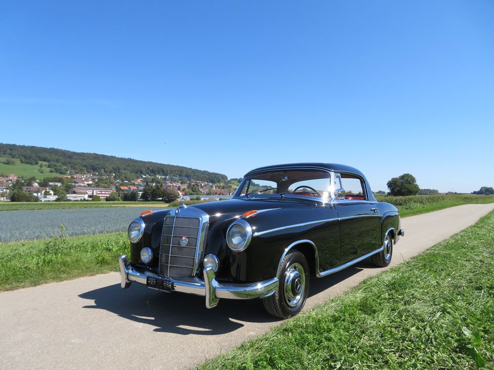 Mercedes-Benz 220S Coupé